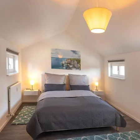 Sweethome - Maisonette Apartment, Parkplatz, Wifi, Naehe Zentrum Fuerstenfeldbruck Buitenkant foto