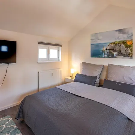 Sweethome - Maisonette Apartment, Parkplatz, Wifi, Naehe Zentrum Fuerstenfeldbruck Buitenkant foto